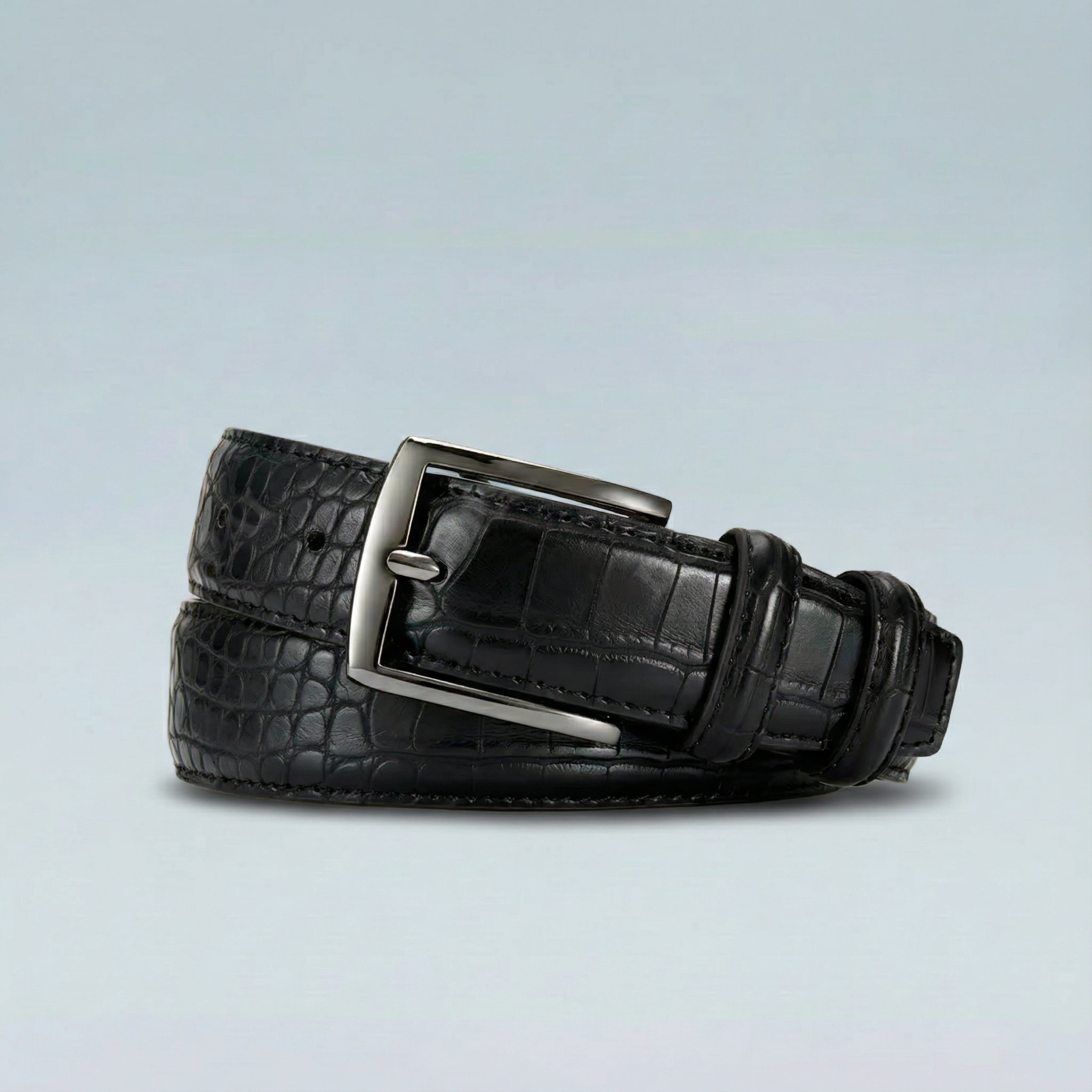 Classic design with a contemporary touch. The richly textured leather paired with a polished buckle makes this belt an essential accessory for a flawless style.
