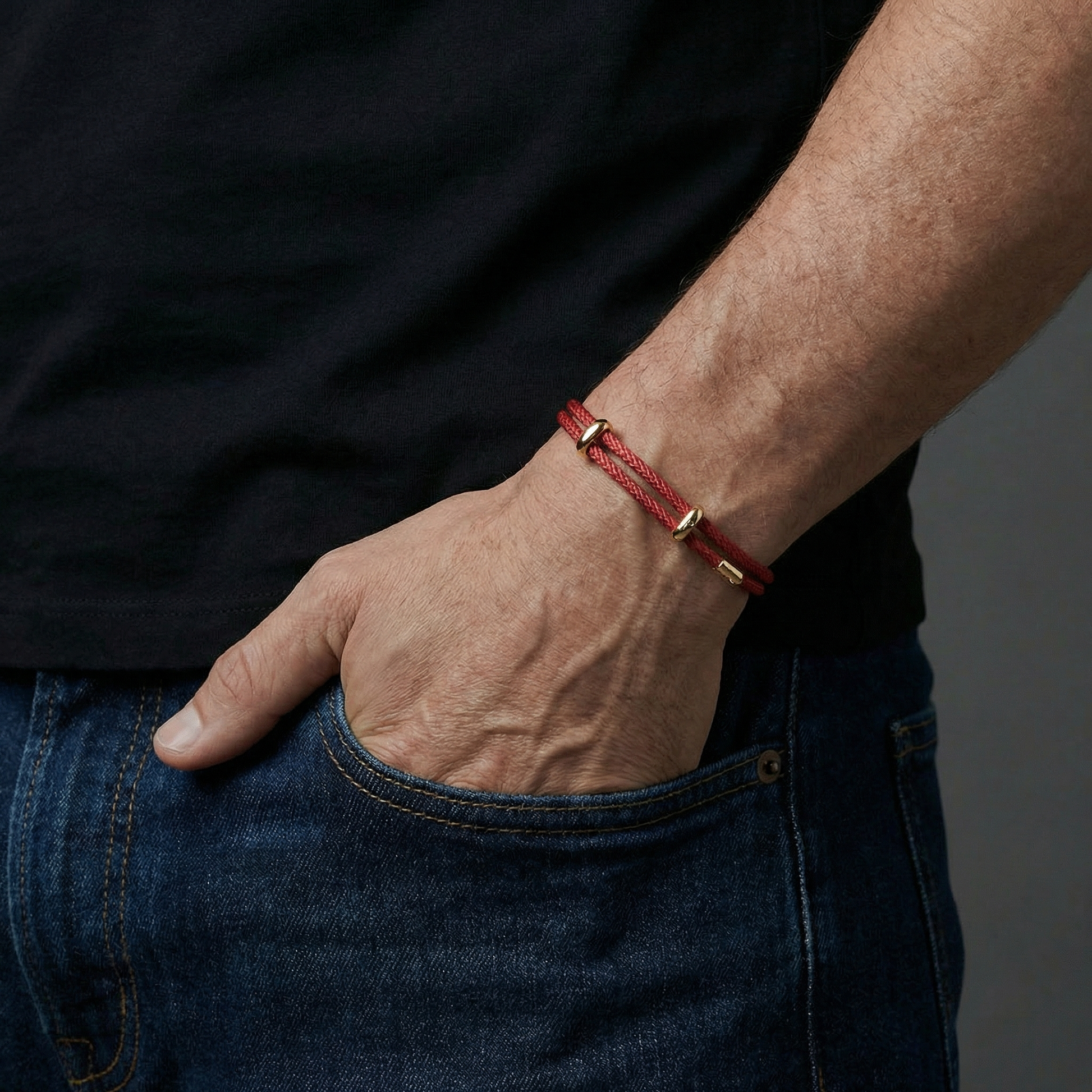 Vénir Men’s Rope Bracelet – Red Adjustable Design