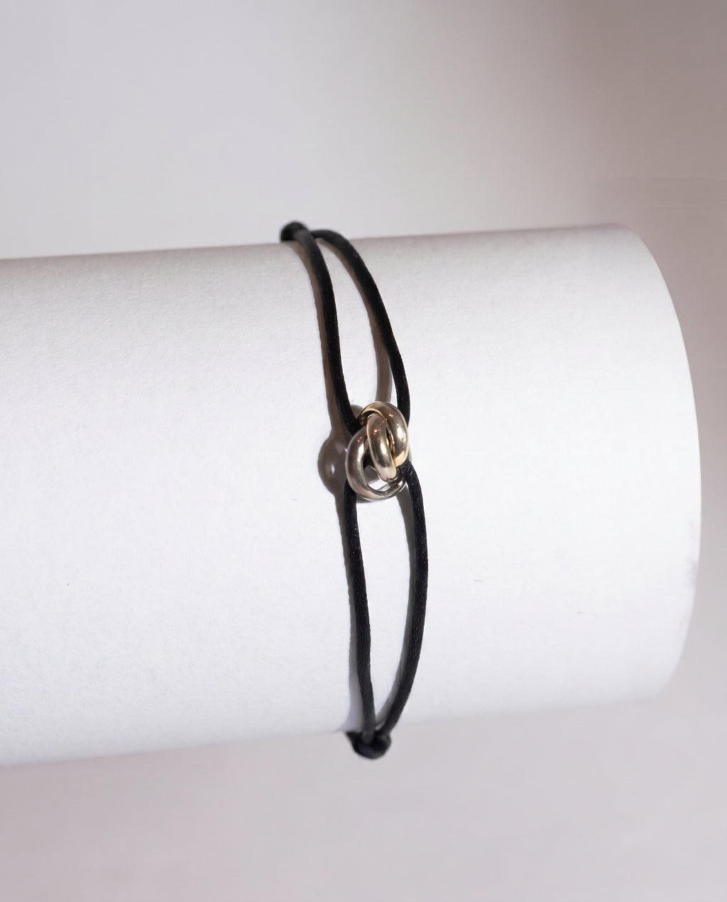 Pulseira Preta Liora para Homem – Corda Ajustável
